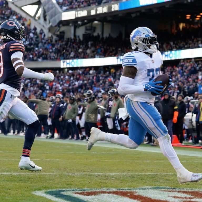 Lions use big fourth quarter to rally past Bears in Chicago