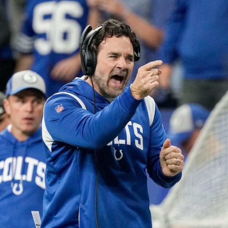 Jeff Saturday pockets his timeouts as comeback plan blows up