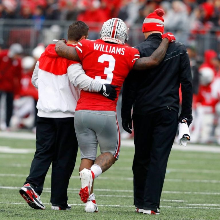 No. 2 Ohio State rolls but loses star running back to injury