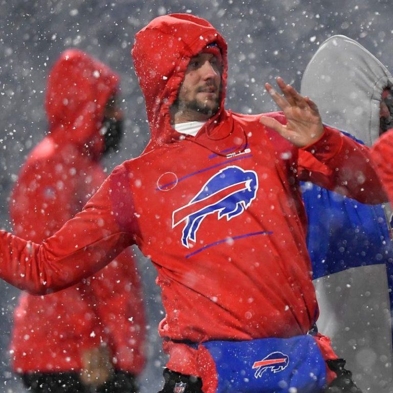 Chicago blizzard could affect Bears-Bills. Bitterly cold, too.