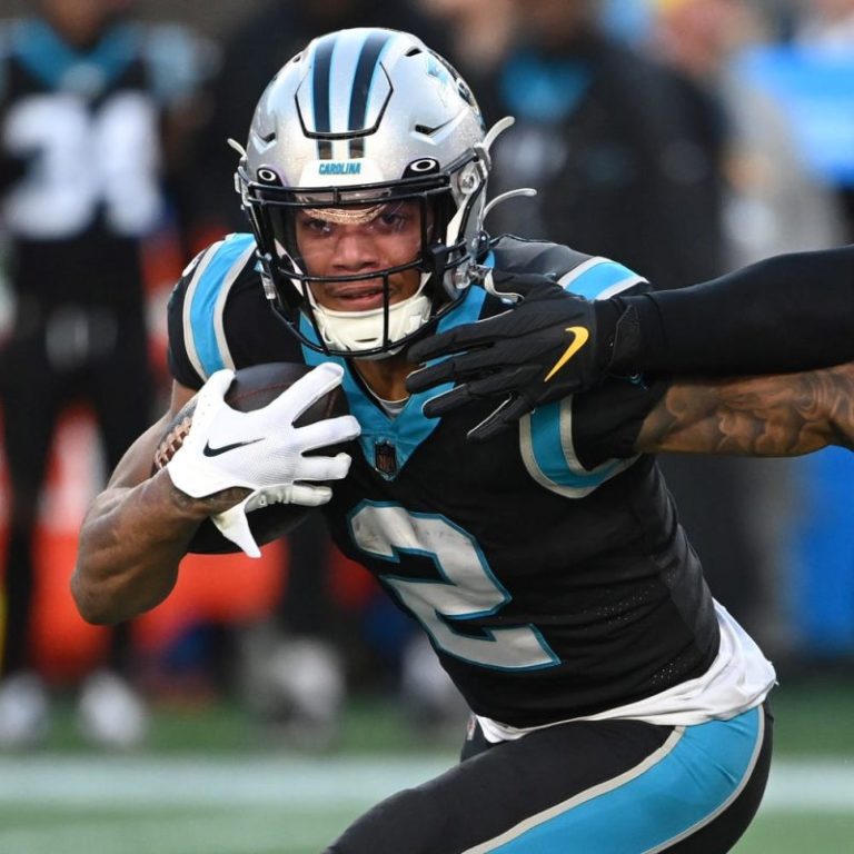 Fantasy football studs, duds and sleepers for NFL Week 16