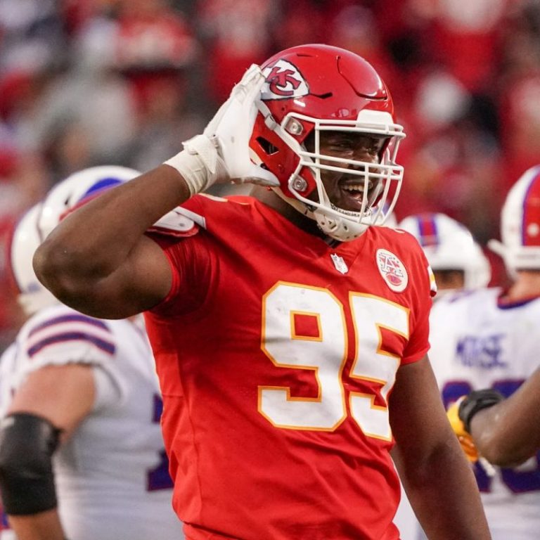 Chiefs DT back at practice as team battles illness