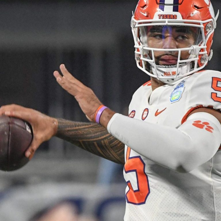 Ex-Clemson QB DJ Uiagalelei expected to transfer to Oregon State
