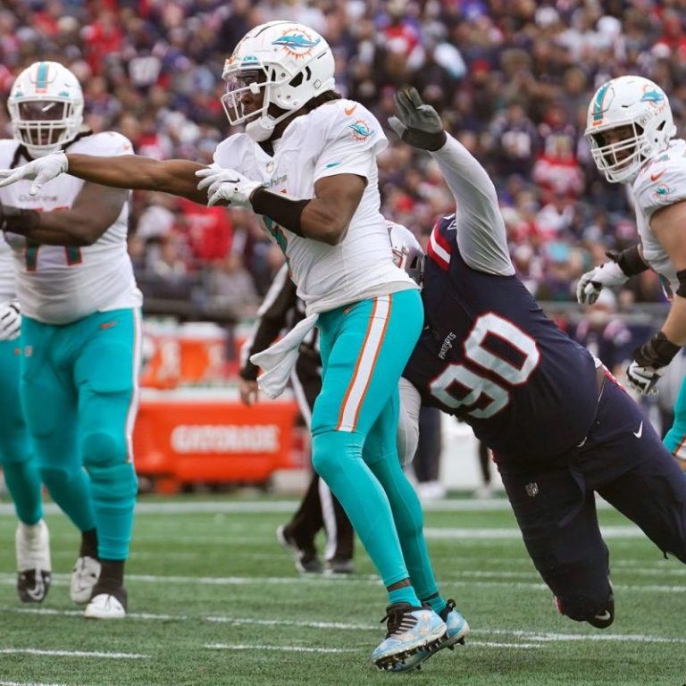 Injuries mount for Dolphins as QB Teddy Bridgewater exits early