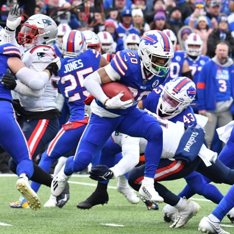 Bills return opening kick for TD in first action since Hamlin collapse