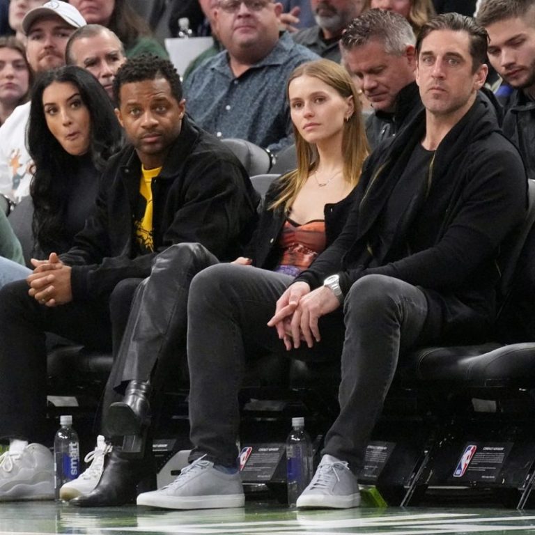 Reports: Aaron Rodgers and daughter of Bucks owner are dating