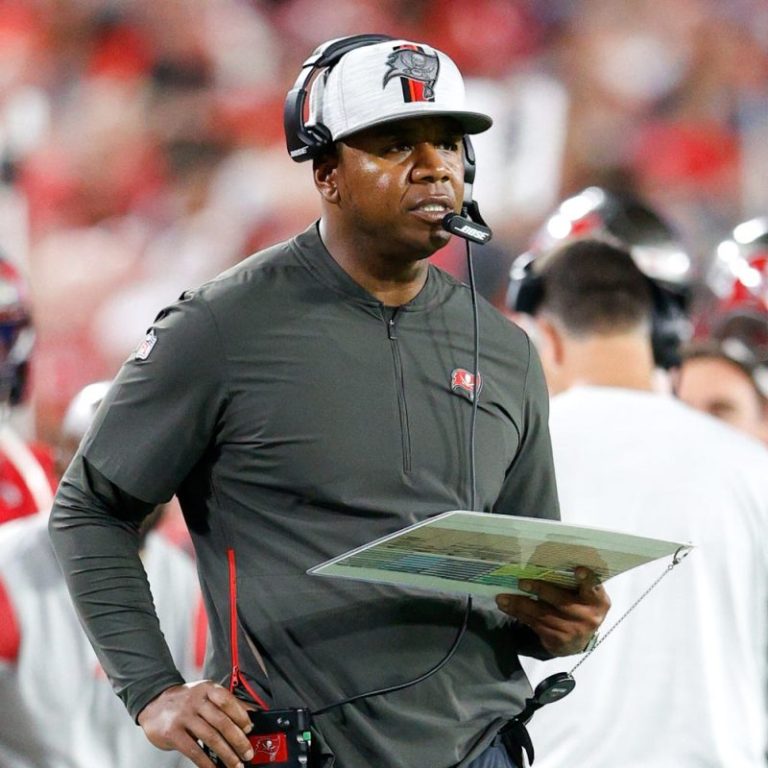 Tampa Bay Buccaneers fire offensive coordinator Byron Leftwich