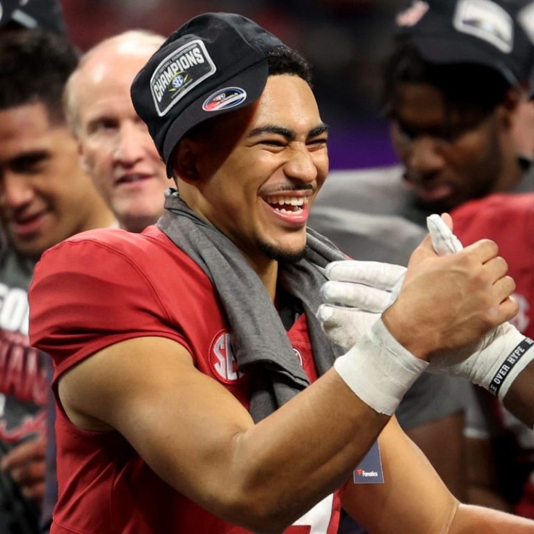 NFL mock draft: Race for QBs heats up in top 10 picks