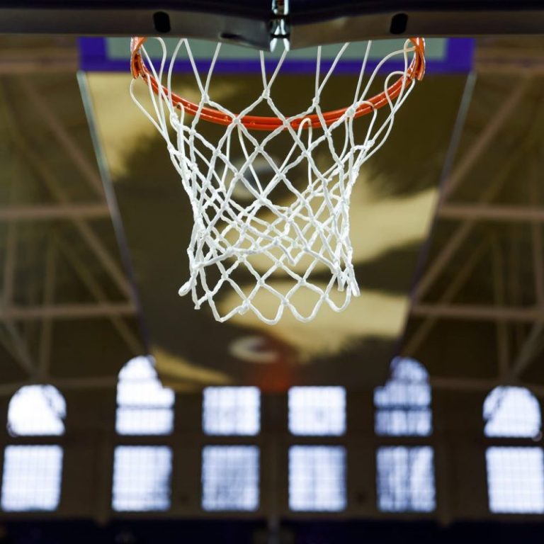Watch: Four lead changes, buzzer beater in wild basketball game finish