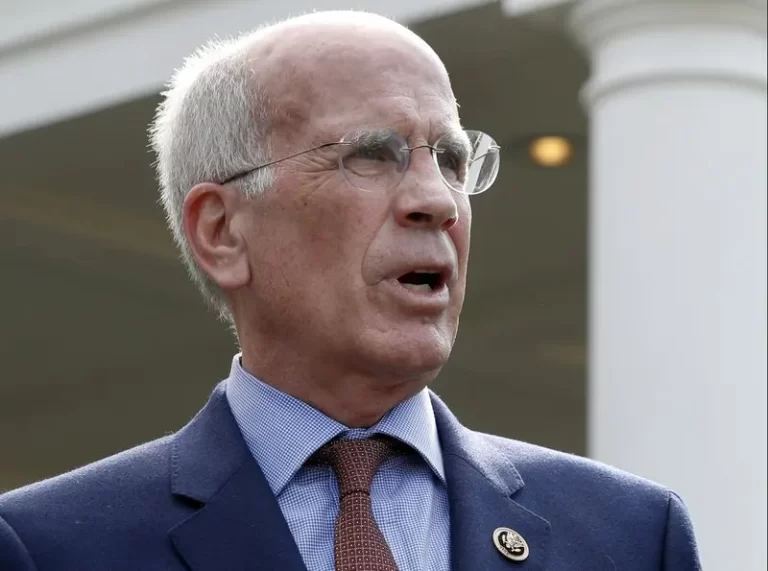 Democrat blocks GOP bill to end Biden’s vaccine requirement for non-US travelers