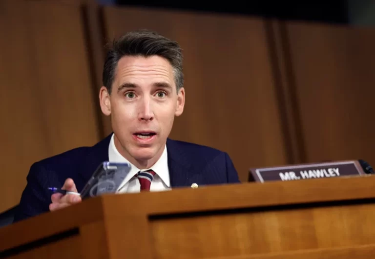 Sen. Hawley calls for ‘tough, tenacious’ inspector general to oversee Ukraine aid