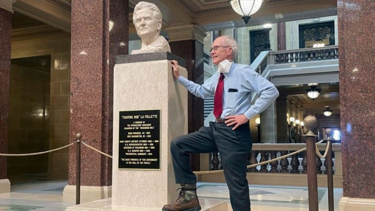 Longtime Wisconsin Sec. of State, ‘Fighting Bob’ relative Doug La Follette resigns post