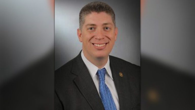 Missouri senator says he would torch ‘woke pornographic books’ after false claims of book burning at GOP event
