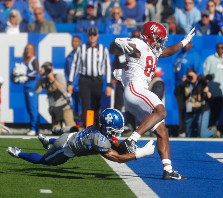 Alabama football clinches SEC West, spot in SEC championship game