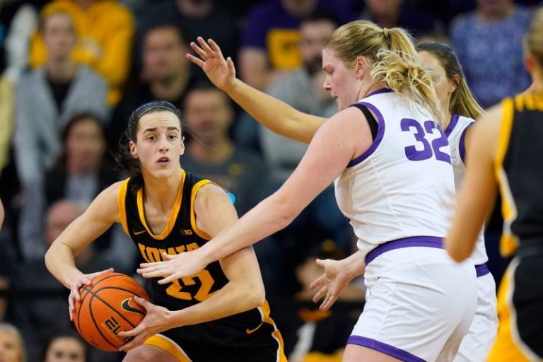 Caitlin Clark becomes Iowa’s all-time leader scorer in Hawkeyes win