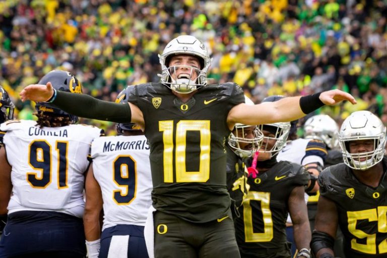 Oregon QB overcomes adversity to become Heisman finalist