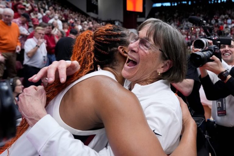 A look at Tara VanDerveer’s climb to the top of the coaching world