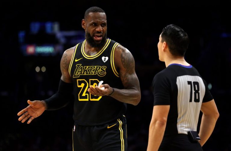 Lakers’ lack of trade-deadline deal leaves LeBron & Co. in limbo