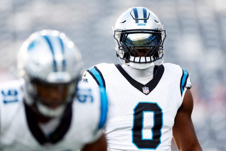 Giants bolster defense, swing trade for Panthers star edge rusher