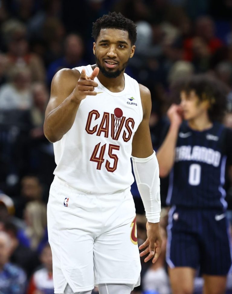 Cavs grind out win over Magic in Game 1 of NBA playoffs