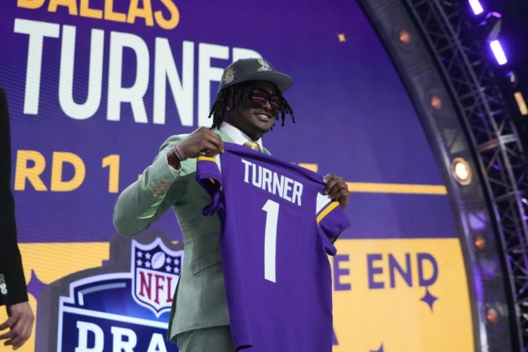 NFL draft trade tracker: Full list of every trade made in 2024 draft