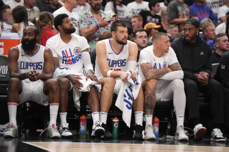 Mavericks hand Clippers their worst postseason loss, grab 3-2 lead