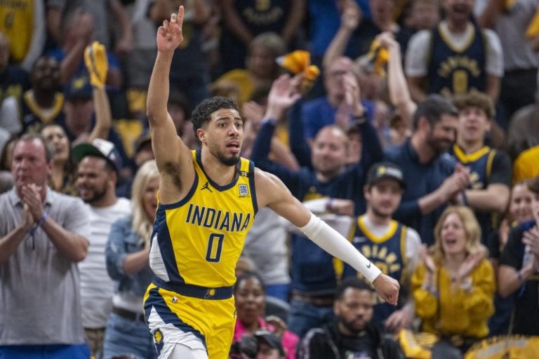 Pacers defense swamps Knicks in Game 4 blowout to even playoff series