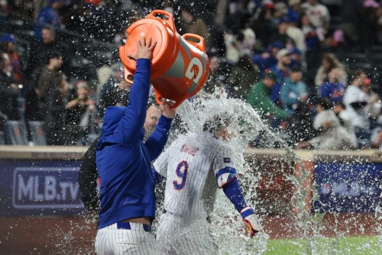 Walk-off homer helps Mets avert sweep against Braves