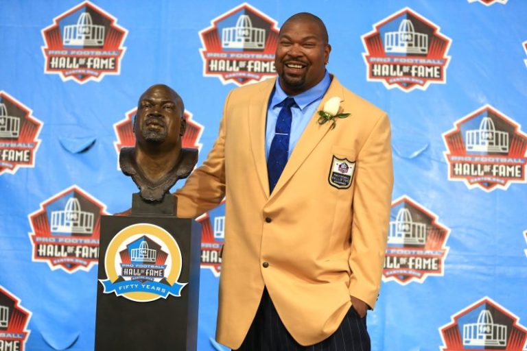Former Dallas Cowboys great, Hall of Famer Larry Allen dies at 52