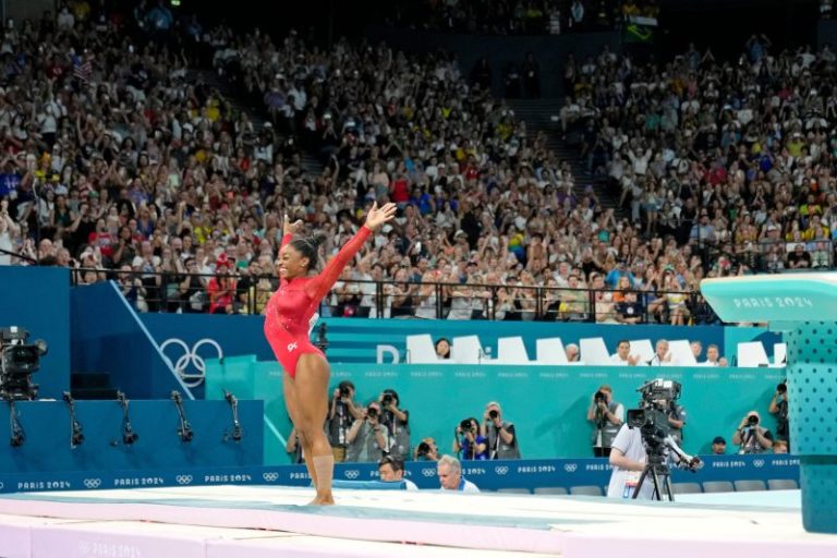 Olympic gymnastics live results: Simone Biles wins gold on vault