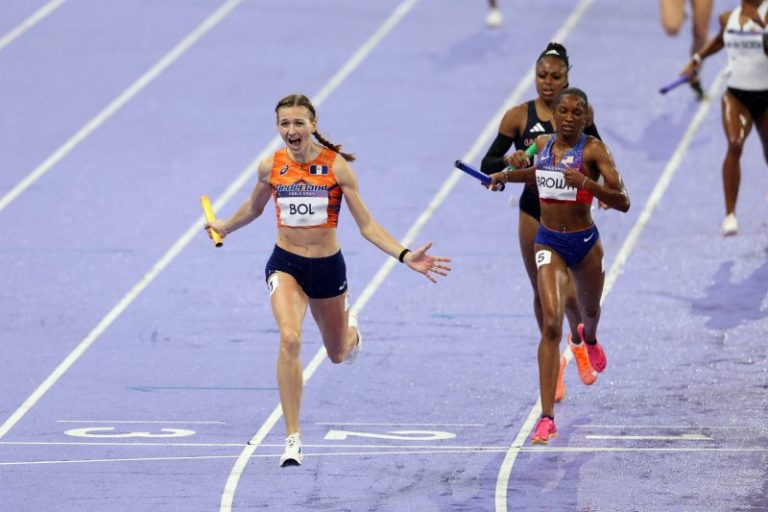 Netherlands steals 4×400 mixed relay win from Team USA
