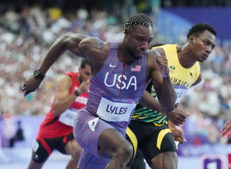 Noah Lyles cruises in 200 opener 24 hours after 100 gold