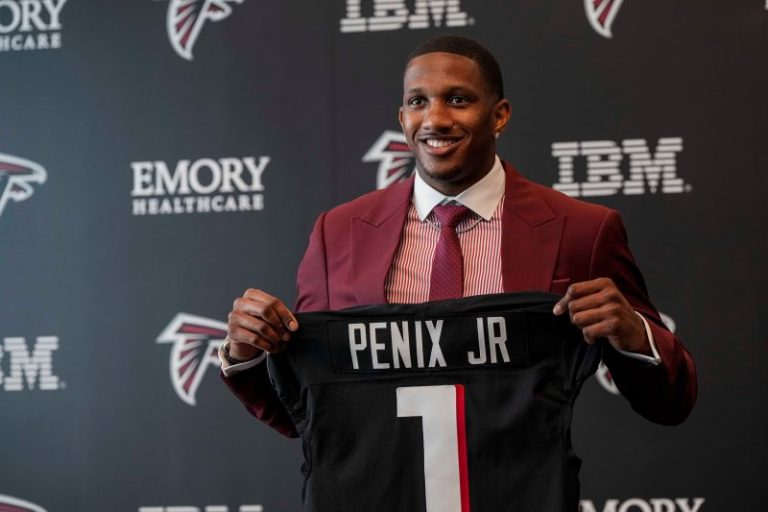 Falcons created its own quarterback controversy with Penix Jr.