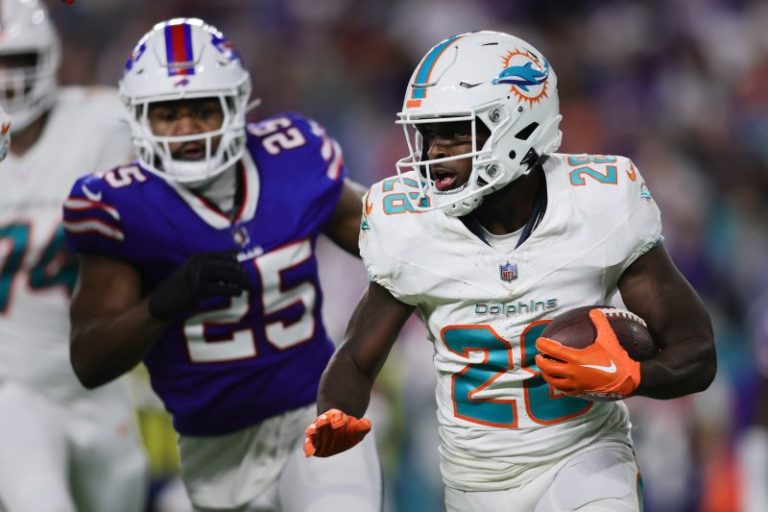 Dolphins RB injury update: Latest on status for Thursday’s game