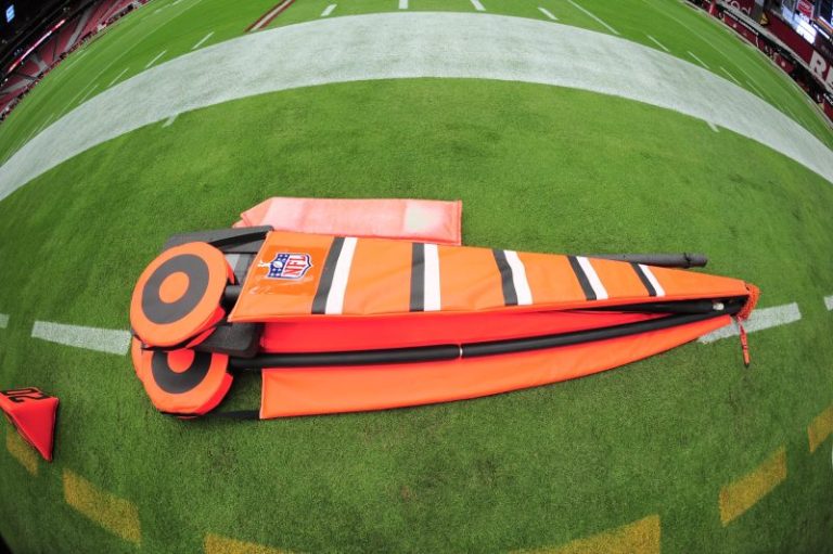 Chain gang member collapses, receives CPR during Ravens-Raiders game