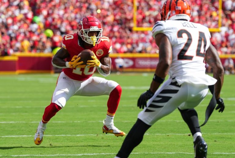 Report: Chiefs RB fractures fibula, expected to land on injured reserve