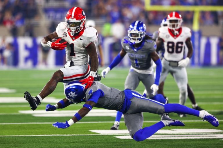 College Football Playoff bracketology: Who are the early contenders?