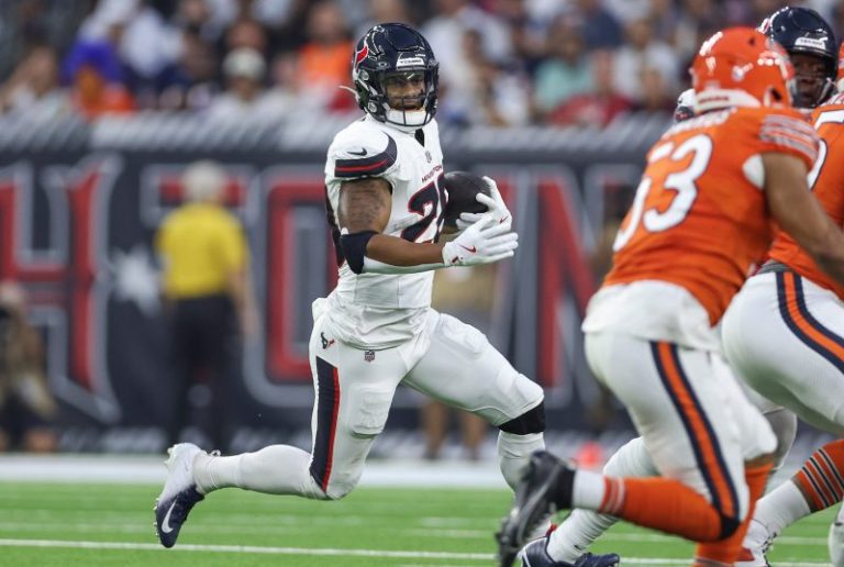 Texans star RB calls out NFL for lack of hip-drop tackle enforcement