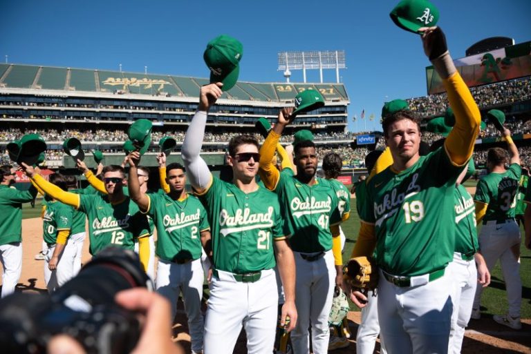 Look: Athletics play final game at Oakland Coliseum
