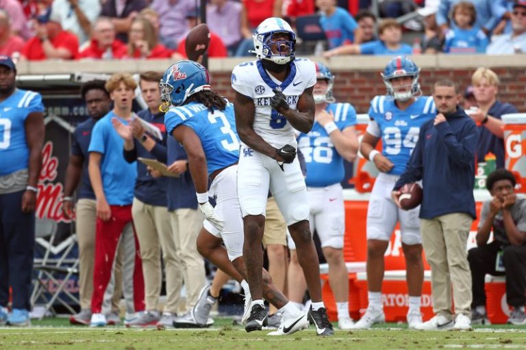 Kentucky pulls off stunner of No. 5 Mississippi after late score