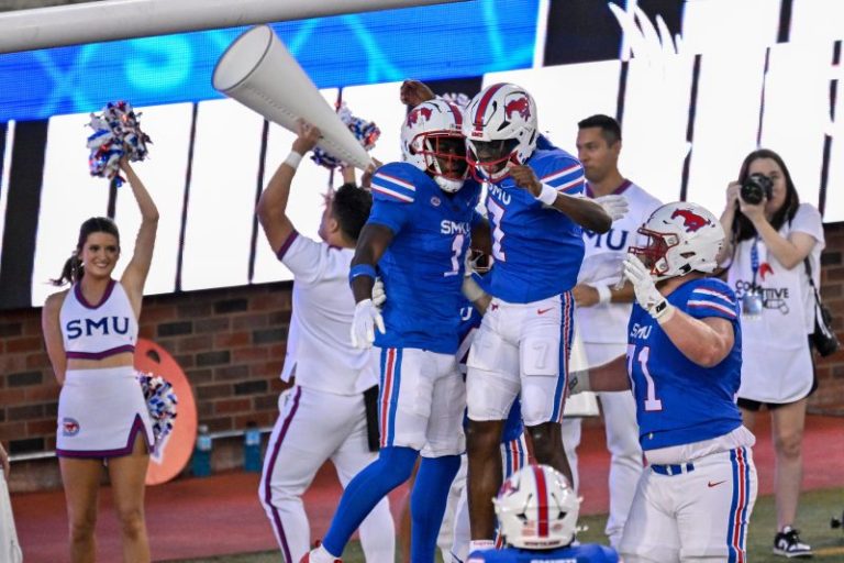 SMU band appears to troll Florida State with ‘sad’ War Chant