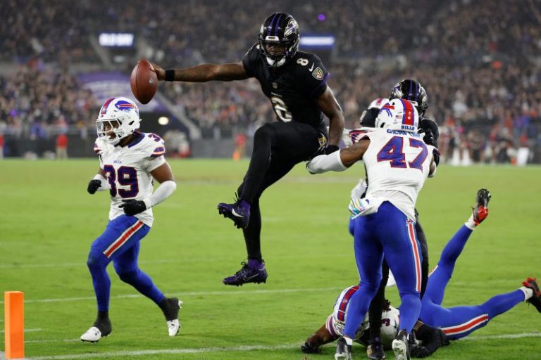 Winners, losers from Ravens’ dominant win over Bills