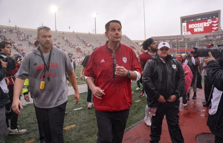 Indiana coach Curt Cignetti guaranteed millions with Hoosiers bowl-eligible