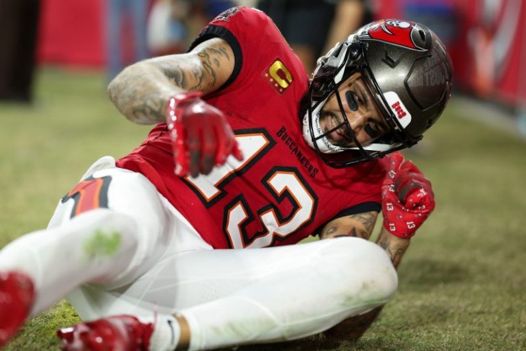 How long will Mike Evans be out? Buccaneers coach sheds light on injury