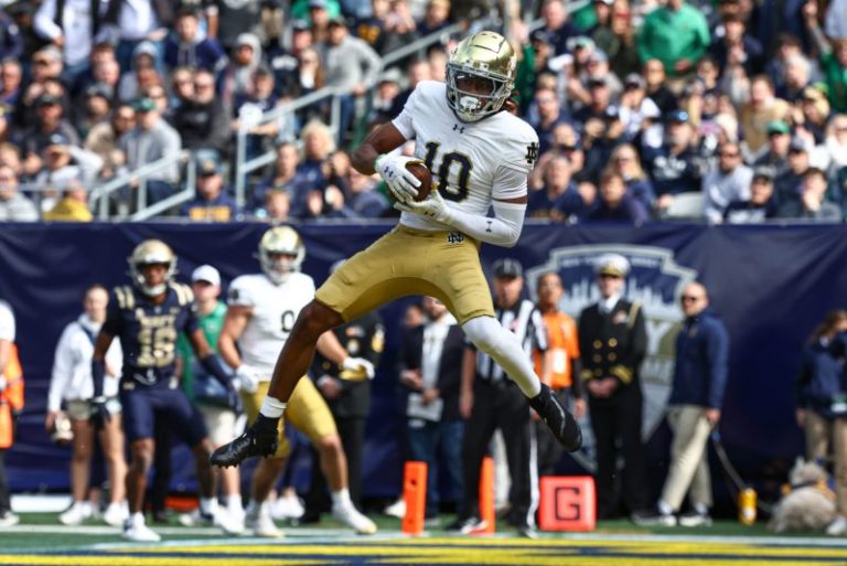 No. 11 Notre Dame has stress-free defeat of No. 24 Navy