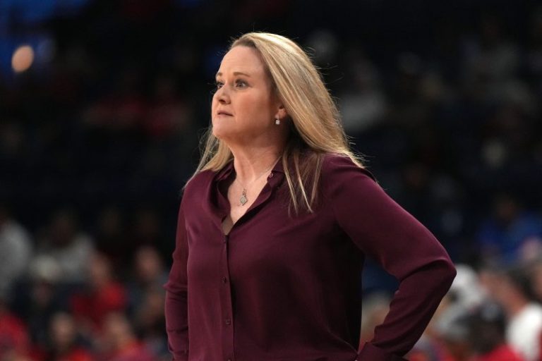 WNBA’s Sparks name new coach — Utah’s Lynne Roberts
