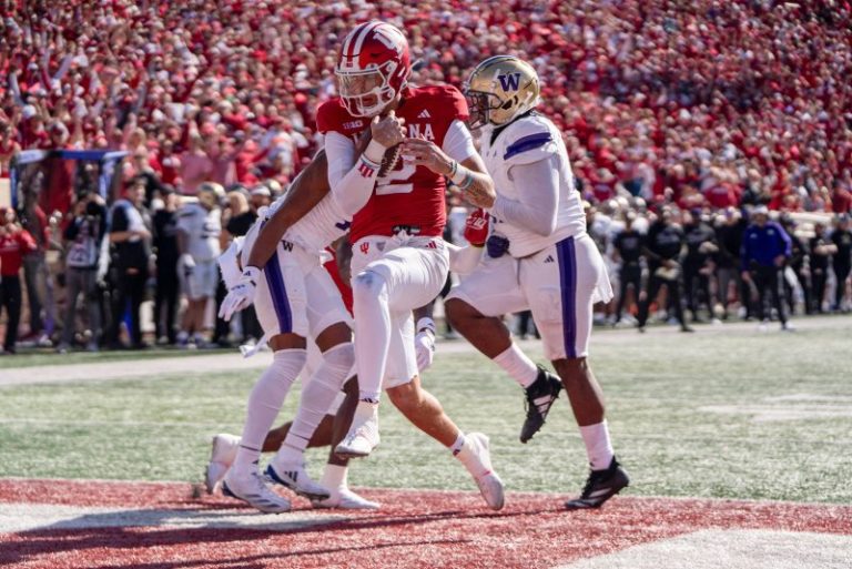 Big Ten clashes top college football Week 10 predictions for every Top 25 game