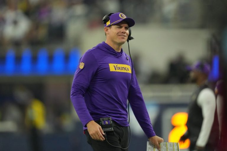 Vikings coach offers encouragement to benched Colts QB