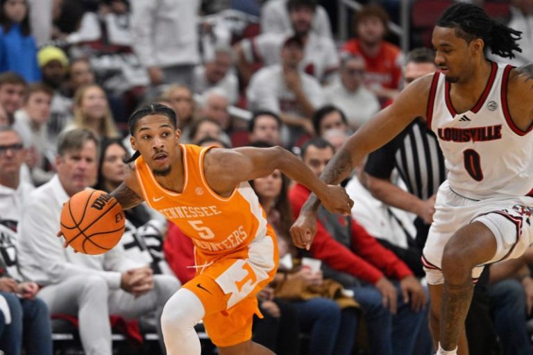 Tennessee leads new-look top 10 in men’s college basketball poll