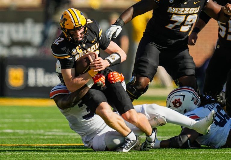 Bowl games breakdown: Iowa, Missouri meet in Music City